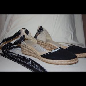 Women’s Strapy Sandal (Espadrille)